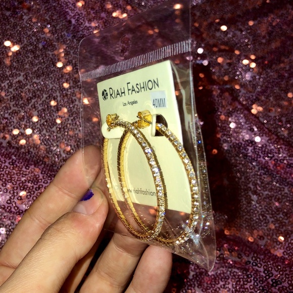 💎40mm Gold Rhinestone Hoop Earrings💎 - Picture 4 of 5